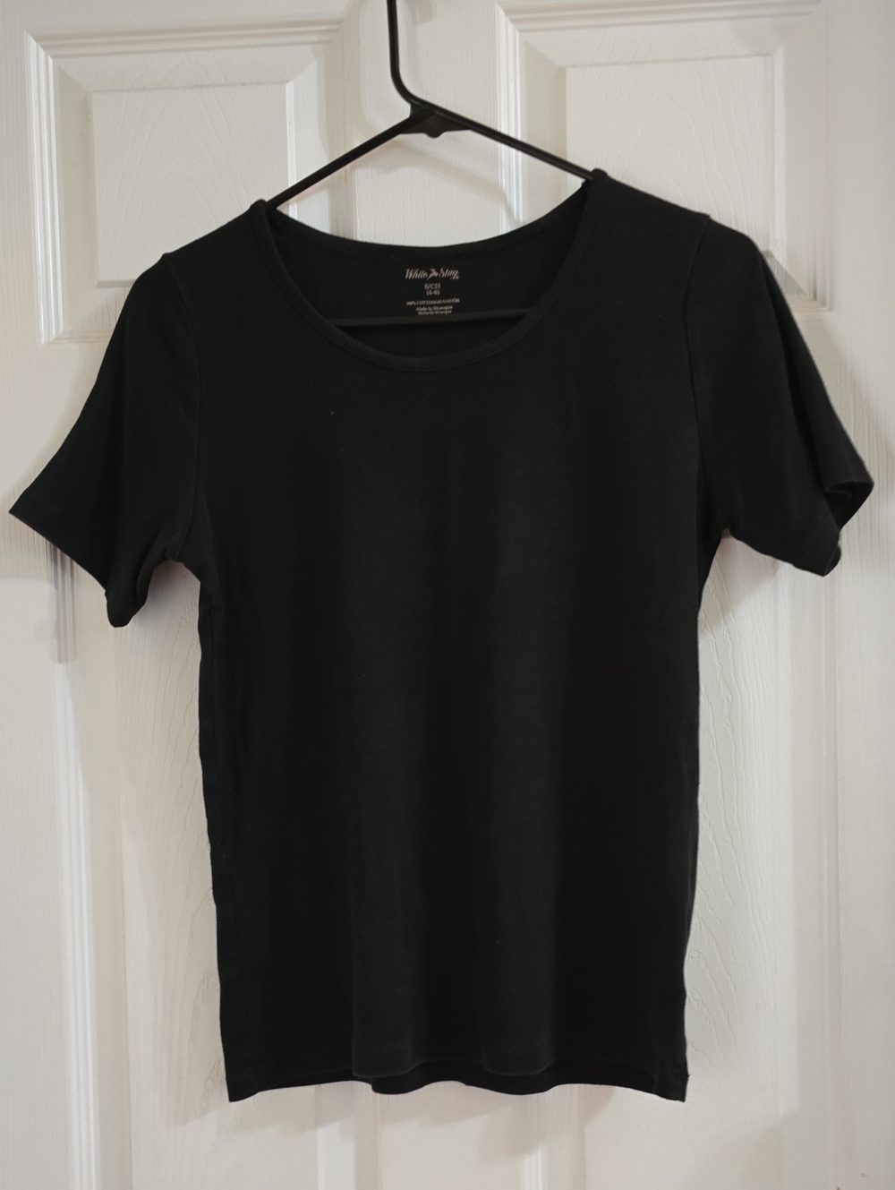 Basic Black Scoop Neck Tee -